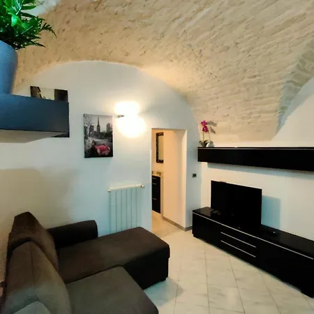 Stone House Apartment *