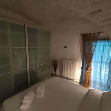 Stone House Apartment
