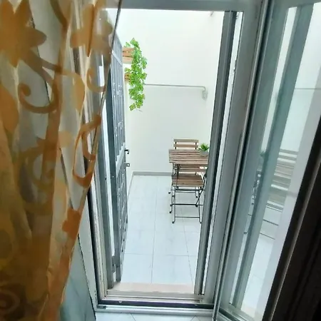 Stone House Apartment *